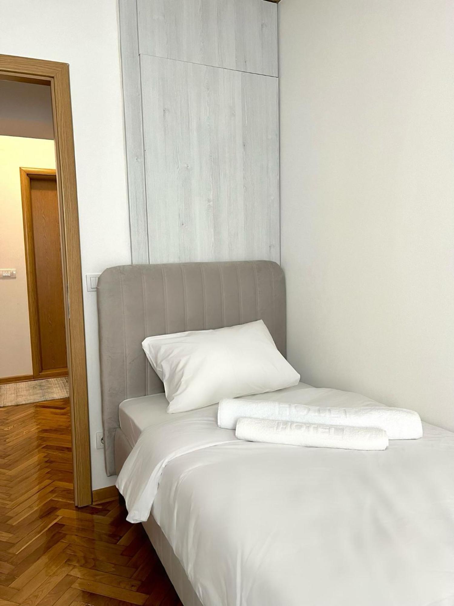 Lumo Apartment Nis Luaran gambar