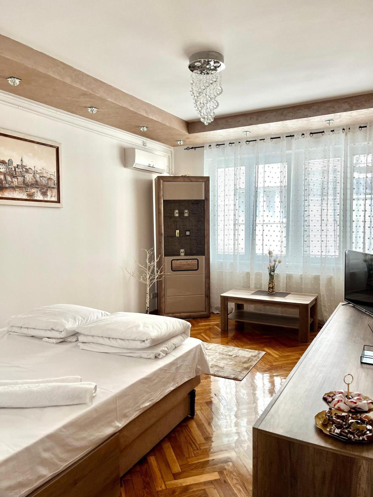 Lumo Apartment Nis Luaran gambar